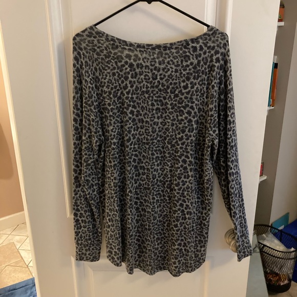 Grayson Threads animal print top - Picture 5 of 7